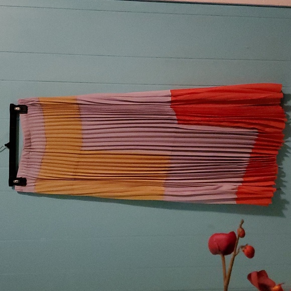 Tabitha Pleated Maxi Skirt - Picture 2 of 5